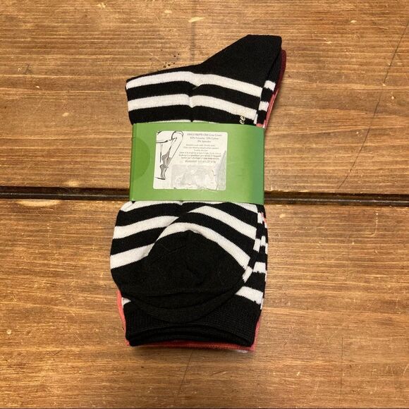 Kate Spade 3 Pair Crew Socks White Black Leopard Striped Pink NWT - Picture 5 of 11